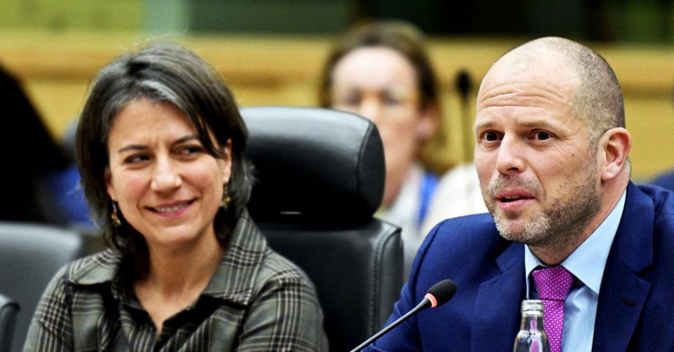 ‘Binnenkort wordt Kafka het belangrijkste Belgische exportproduct. Misschien maakt het deel uit van een Vlaamse verrottingsstrategie en wilde Theo Francken (N-VA) daarom de ministerspost van Buitenlandse Handel.'