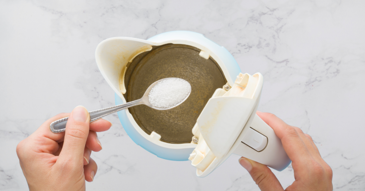 hoe ontkalk je een waterkoker