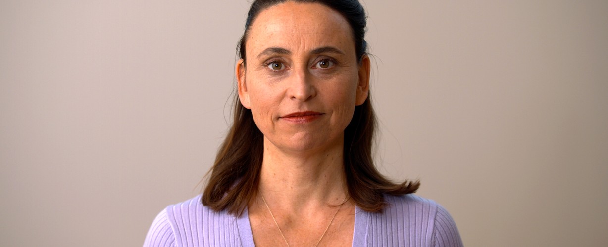 Dipika zes verdiepende vragen Nanda van Praag