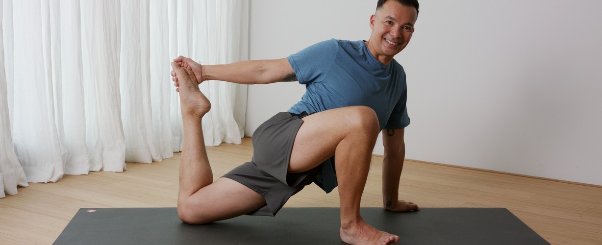 Marcel van de Vis Heil yogapose