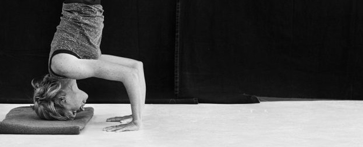tripod-handstand