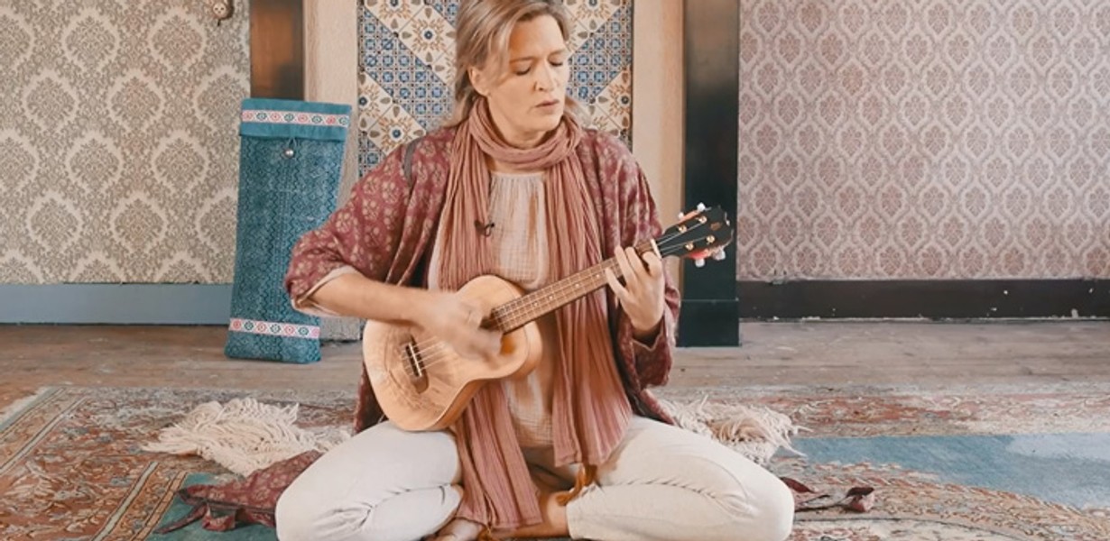 Liselotte Goed Om Namah Shivaya mantra