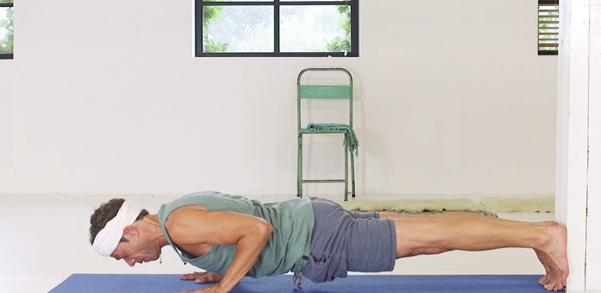 Patrick Vermeulen - how to yoga - lage plank 720x440