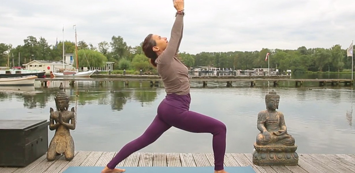 staande yogaoefeningen