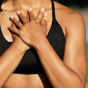 Breng-je-energie-in-balans-met-Ayurveda-yoga
