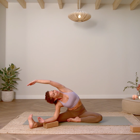Janu sirsasana