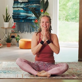 Carry de Boer - yoga met een verhaal