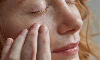Stralen met gezichtsyoga 4 eenvoudige oefeningen