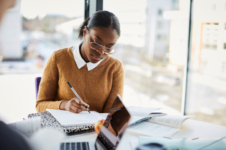 Ils Mettent Les étudiants Au Travail 8 Lettres
